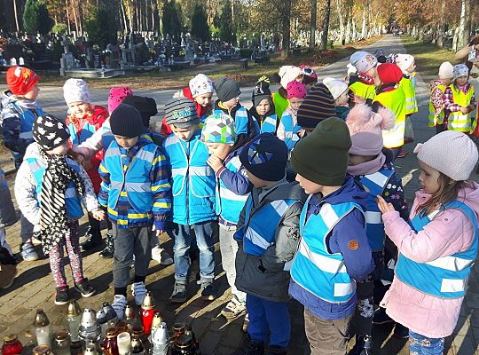 Gr III "Szkoła pamięta"