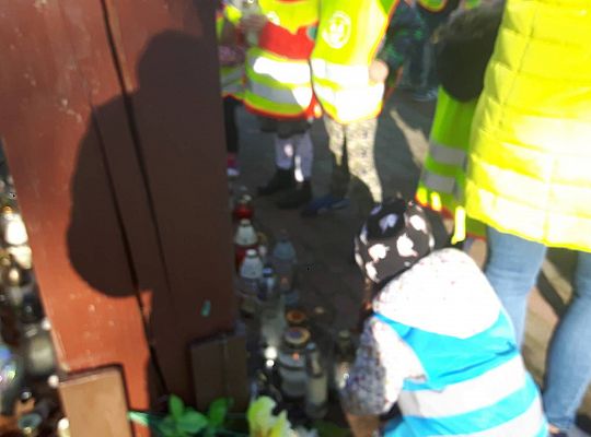 Gr III "Szkoła pamięta"