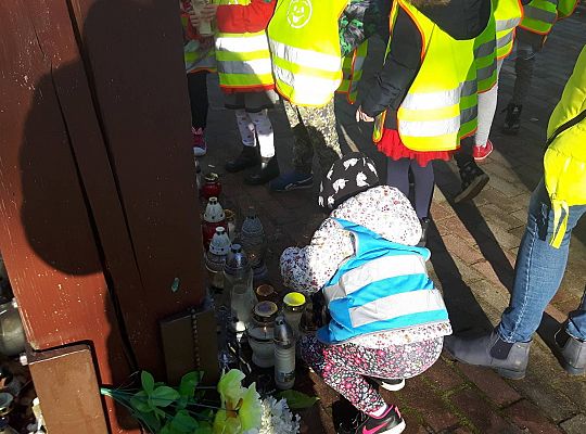 Gr III "Szkoła pamięta"