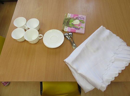 Gr I Nakrywamy do stołu