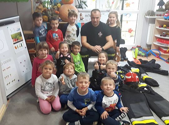 Gr III Tata Zuzi czyta dzieciom