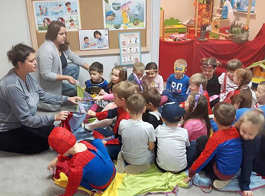 Gr III Teatrzyk "Czerwony Kapturek"