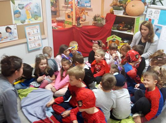 Gr III Teatrzyk "Czerwony Kapturek"