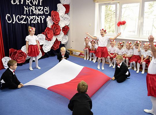 Uroczysty apel w wykonaniu Gr IV z okazji Odzyskania Niepodległości