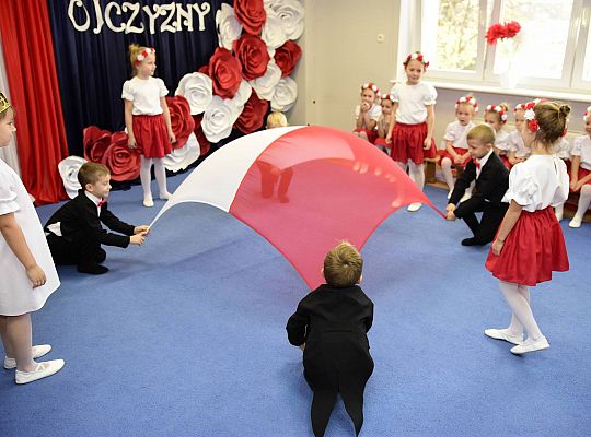 Uroczysty apel w wykonaniu Gr IV z okazji Odzyskania Niepodległości