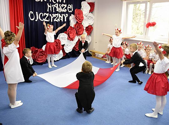 Uroczysty apel w wykonaniu Gr IV z okazji Odzyskania Niepodległości