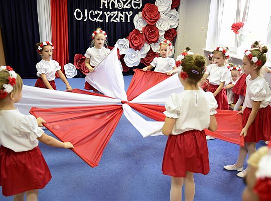 Uroczysty apel w wykonaniu Gr IV z okazji Odzyskania Niepodległości