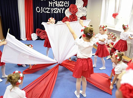 Uroczysty apel w wykonaniu Gr IV z okazji Odzyskania Niepodległości