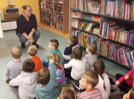 GR III Wizyta w Bibliotece - Teatr cieni