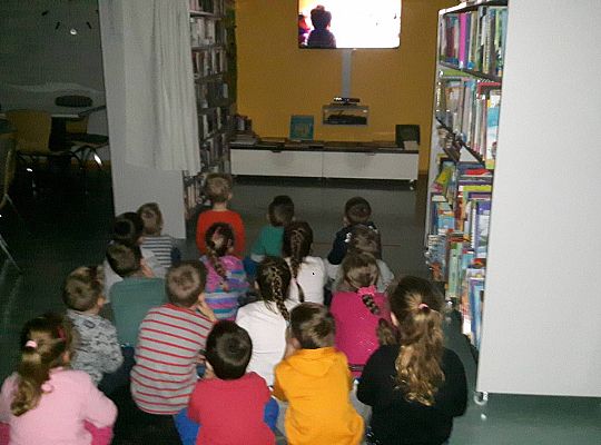 GR III Wizyta w Bibliotece - Teatr cieni