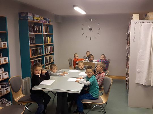 GR III Wizyta w Bibliotece - Teatr cieni