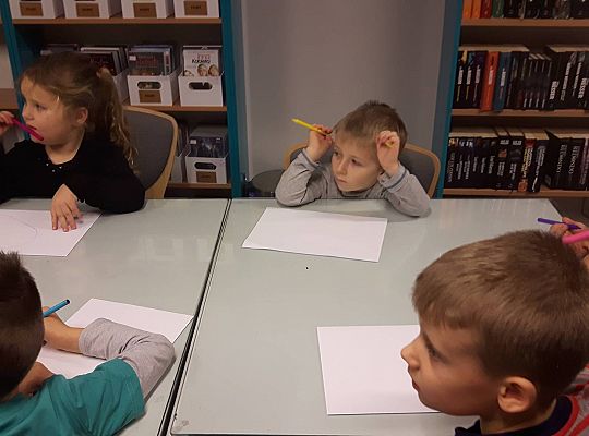 GR III Wizyta w Bibliotece - Teatr cieni