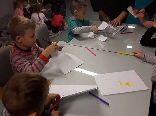 GR III Wizyta w Bibliotece - Teatr cieni