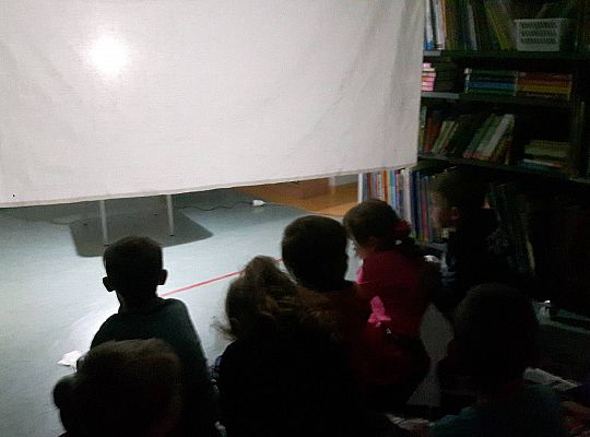 GR III Wizyta w Bibliotece - Teatr cieni