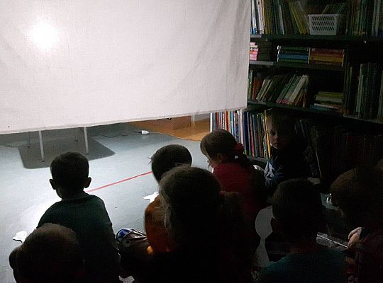 GR III Wizyta w Bibliotece - Teatr cieni