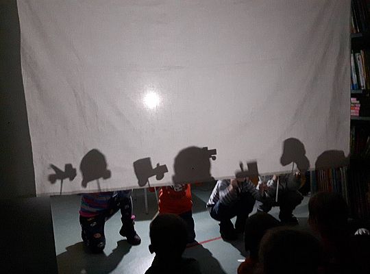 GR III Wizyta w Bibliotece - Teatr cieni