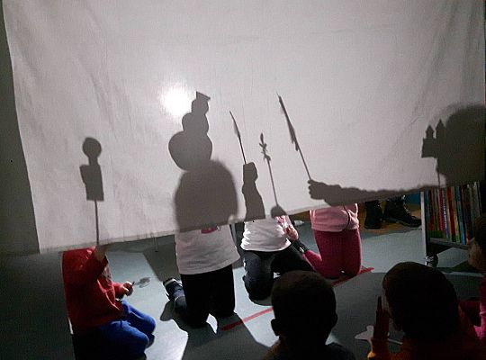 GR III Wizyta w Bibliotece - Teatr cieni