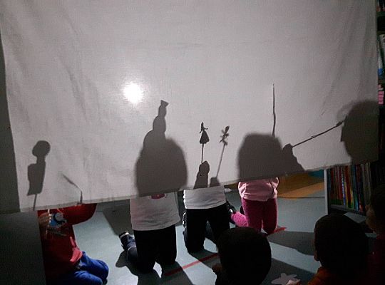 GR III Wizyta w Bibliotece - Teatr cieni