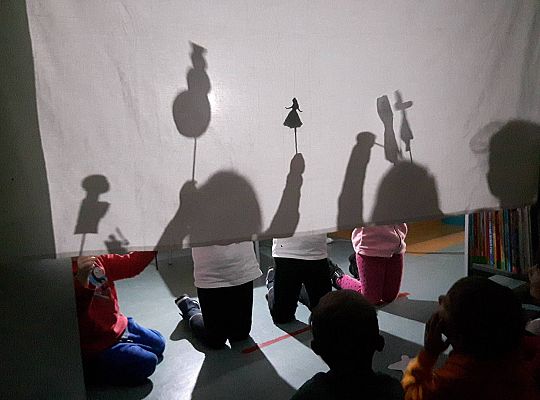 GR III Wizyta w Bibliotece - Teatr cieni