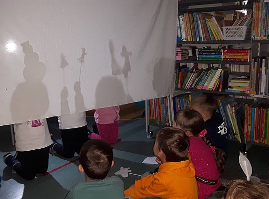 GR III Wizyta w Bibliotece - Teatr cieni