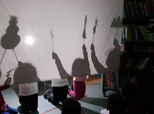 GR III Wizyta w Bibliotece - Teatr cieni