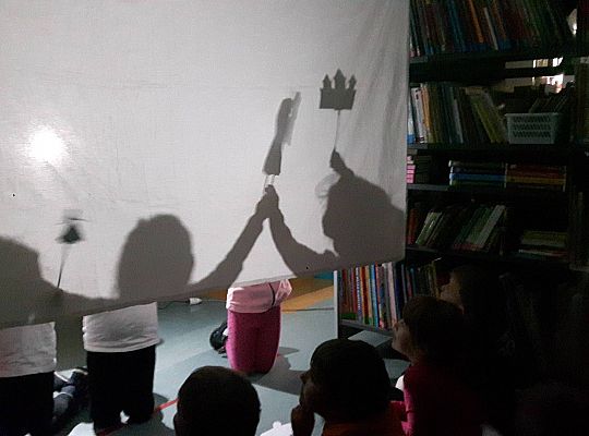GR III Wizyta w Bibliotece - Teatr cieni