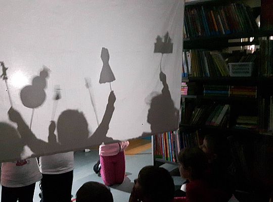 GR III Wizyta w Bibliotece - Teatr cieni