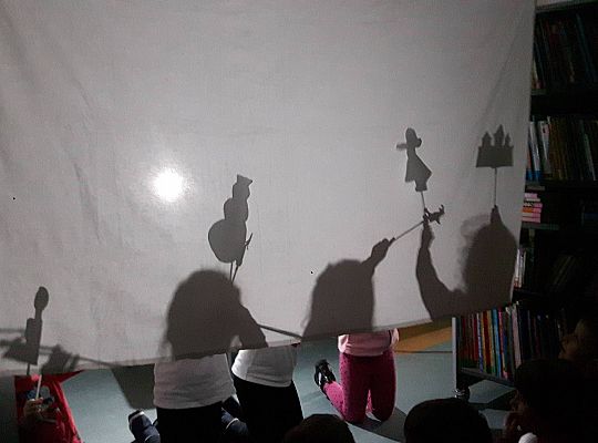 GR III Wizyta w Bibliotece - Teatr cieni