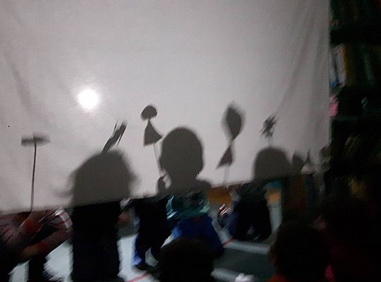 GR III Wizyta w Bibliotece - Teatr cieni