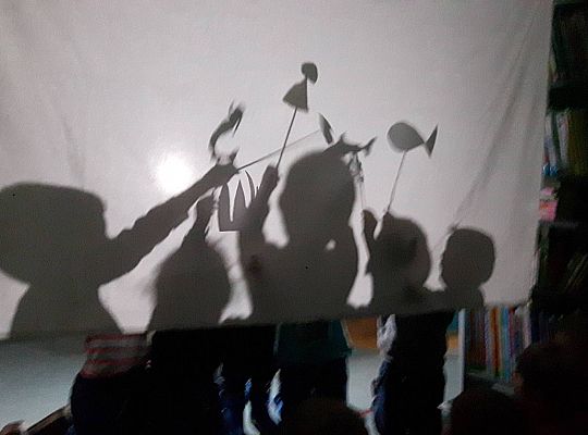 GR III Wizyta w Bibliotece - Teatr cieni