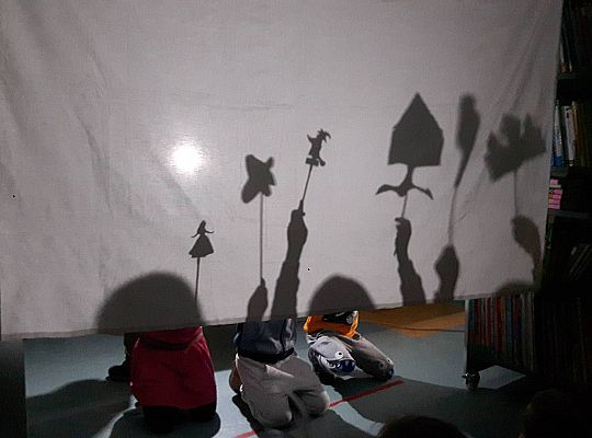 GR III Wizyta w Bibliotece - Teatr cieni