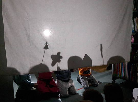 GR III Wizyta w Bibliotece - Teatr cieni