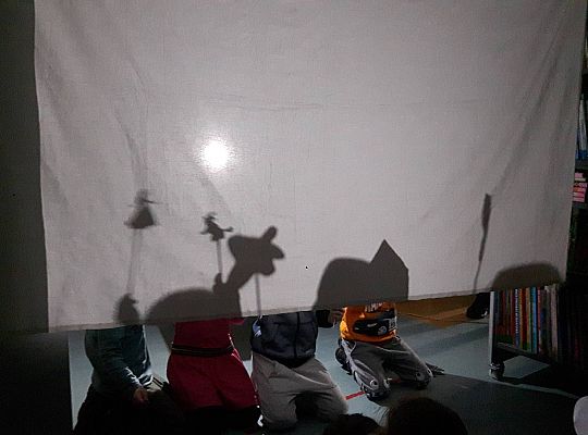 GR III Wizyta w Bibliotece - Teatr cieni