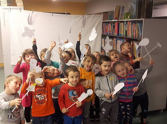 GR III Wizyta w Bibliotece - Teatr cieni