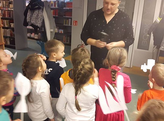 GR III Wizyta w Bibliotece - Teatr cieni