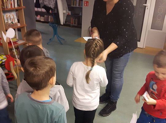 GR III Wizyta w Bibliotece - Teatr cieni