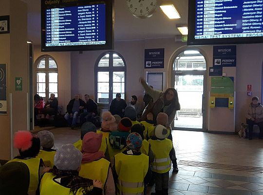 Gr III wycieczka na dworzec kolejowy