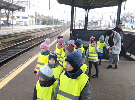 Gr III wycieczka na dworzec kolejowy