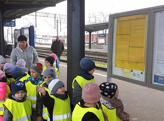 Gr III wycieczka na dworzec kolejowy