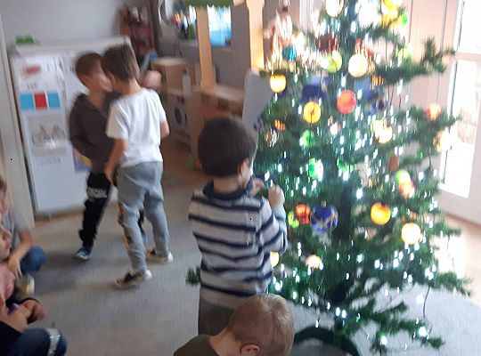 GR III Stroimy Choinkę