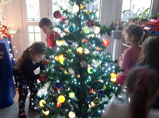 GR III Stroimy Choinkę