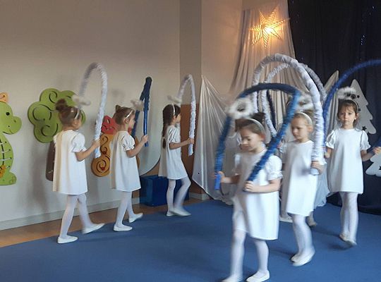 Jasełka w wykonaniu starszaków