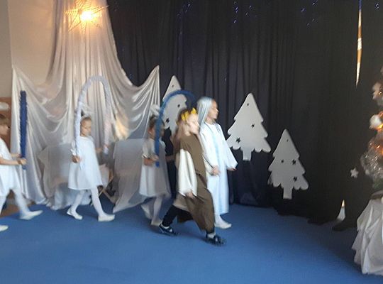 Jasełka w wykonaniu starszaków