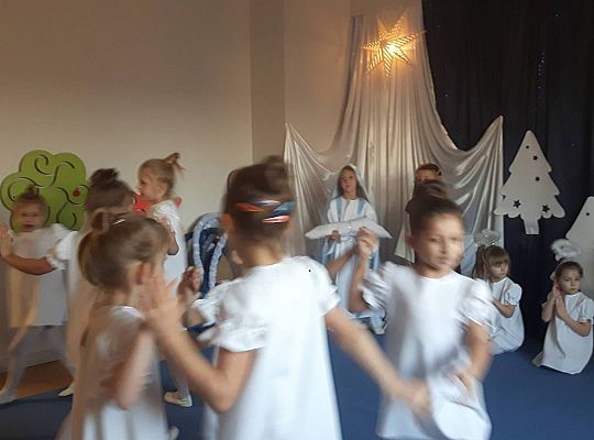 Jasełka w wykonaniu starszaków