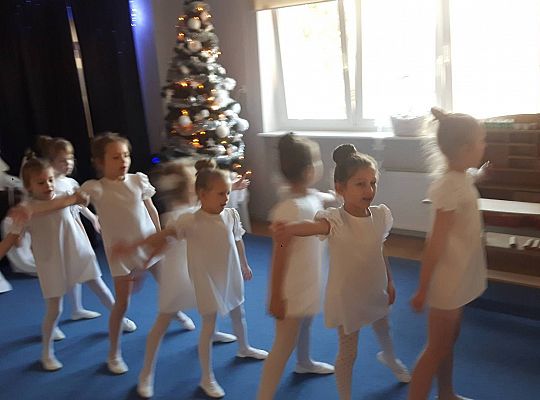 Jasełka w wykonaniu starszaków