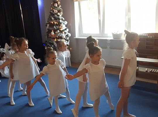 Jasełka w wykonaniu starszaków