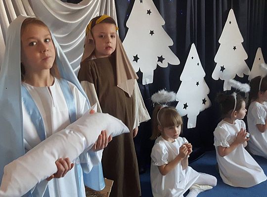 Jasełka w wykonaniu starszaków