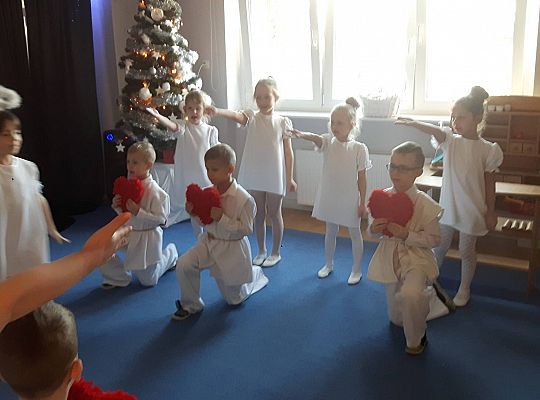 Jasełka w wykonaniu starszaków