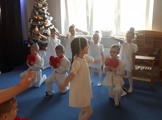 Jasełka w wykonaniu starszaków