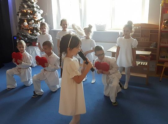 Jasełka w wykonaniu starszaków